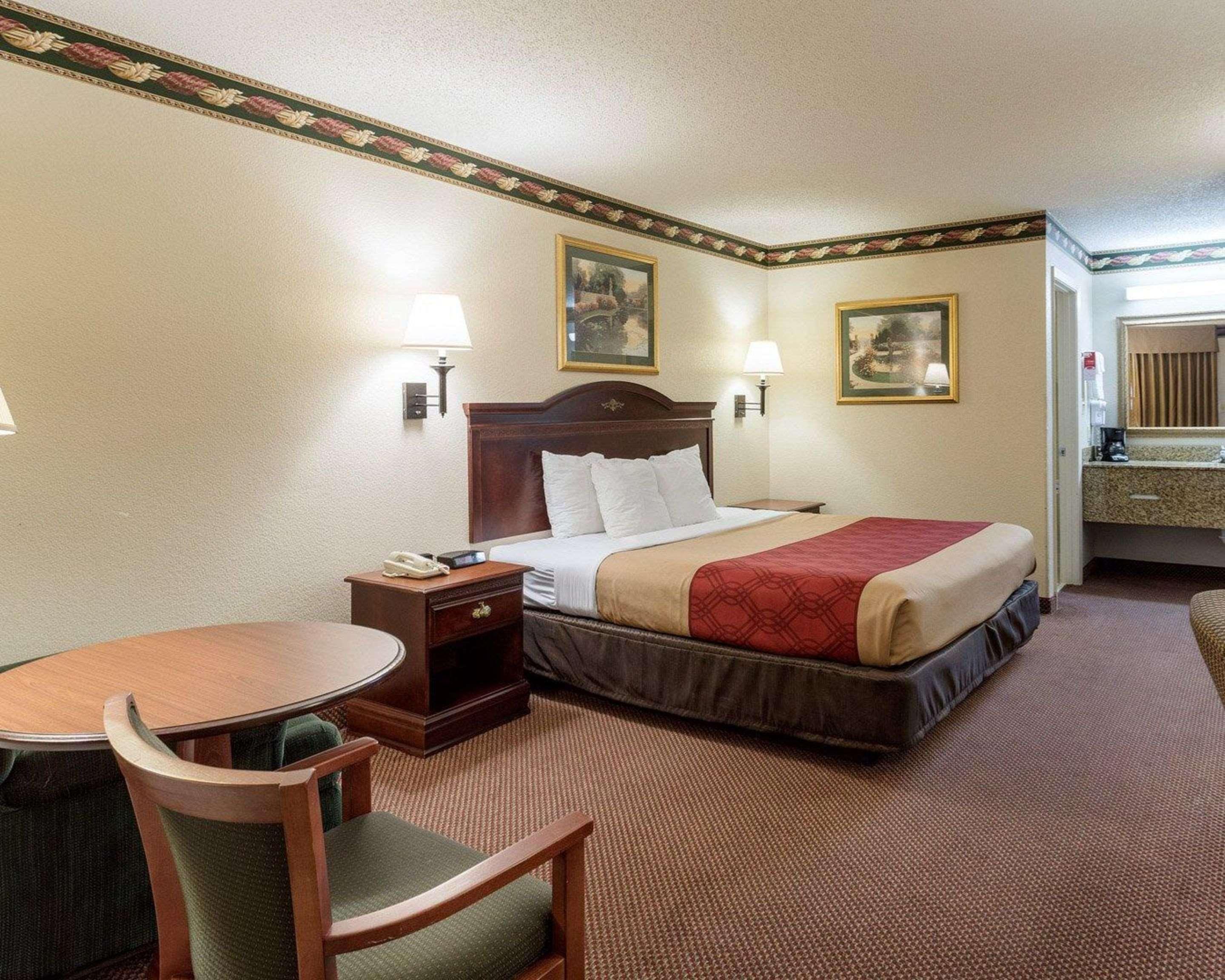 Econo Lodge Гренада Екстер'єр фото