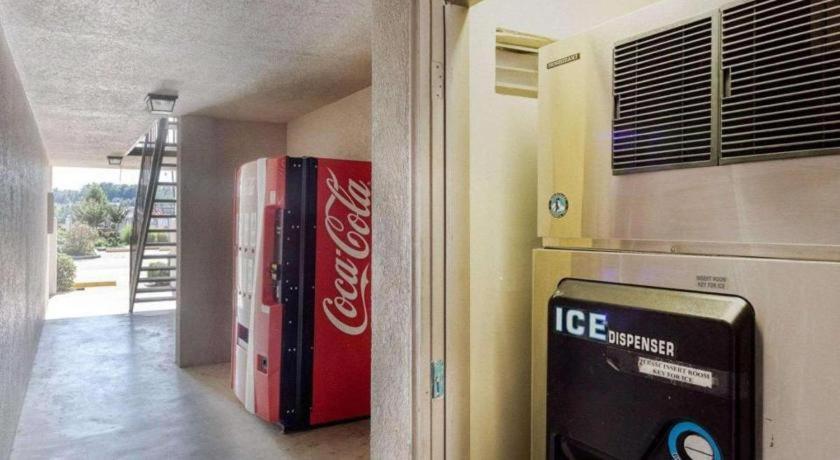 Econo Lodge Гренада Екстер'єр фото