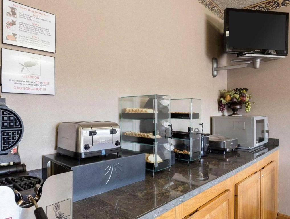 Econo Lodge Гренада Екстер'єр фото